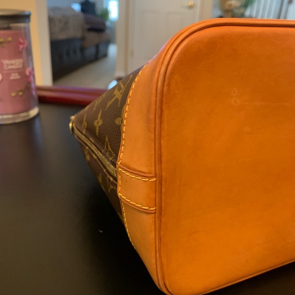 Authentic Louis Vuitton Alma bag - Picture 2 of 16
